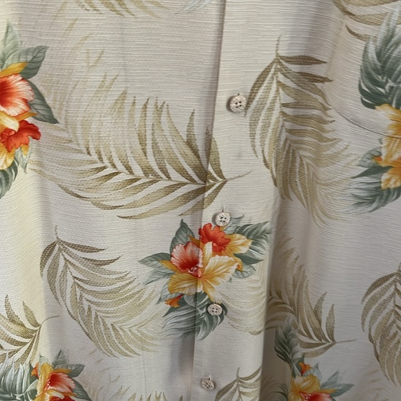 🌺RARE TOMMY BAHAMA 100% SILK HOLIDAY HAWAIIAN BUTTON DOWN SZ L EXCELLENT COND. - Picture 2 of 7